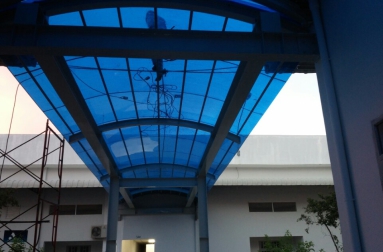 Thi công tấm lợp lấy sáng 