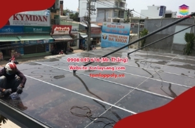 Mách bạn địa chỉ mua và hướng dẫn thi công tấm lợp polycarbonate đặc ruột SolarFlat chuẩn nhất