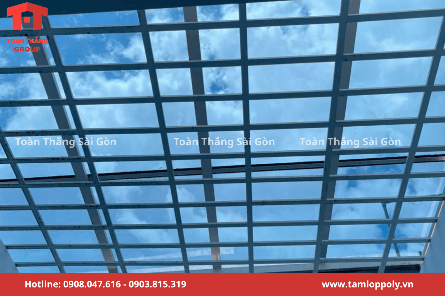 Tấm poly màu xám khói