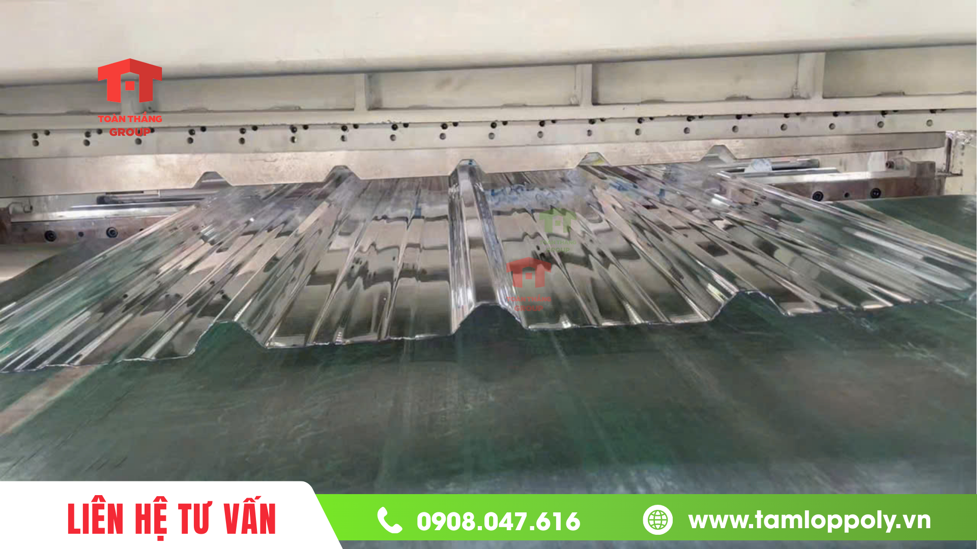 Hình ảnh tôn sóng vuông lấy sáng poly solar light Toàn Thắng cung cấp