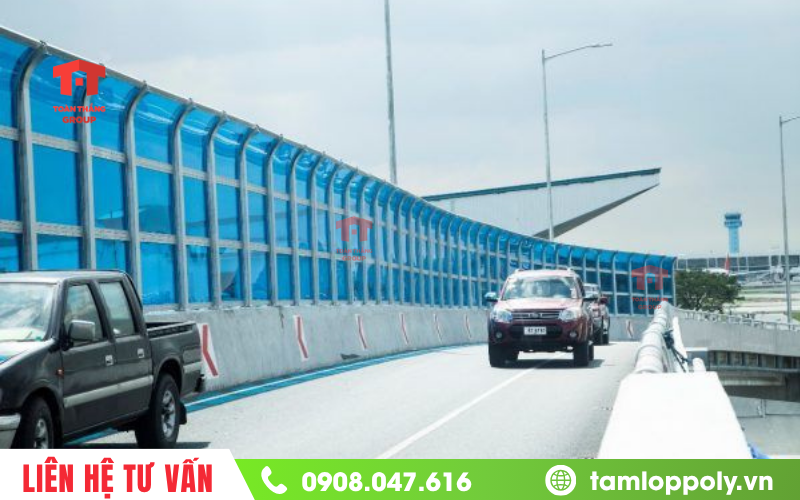 Vách ngăn tấm poly đặc cho các tuyến đường giao thông giúp làm giảm tiếng ồn