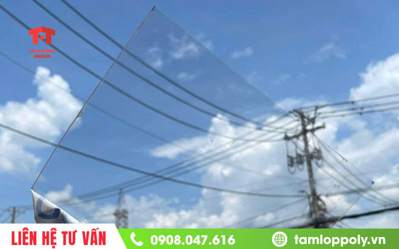 Tấm polycarbonate trong suốt