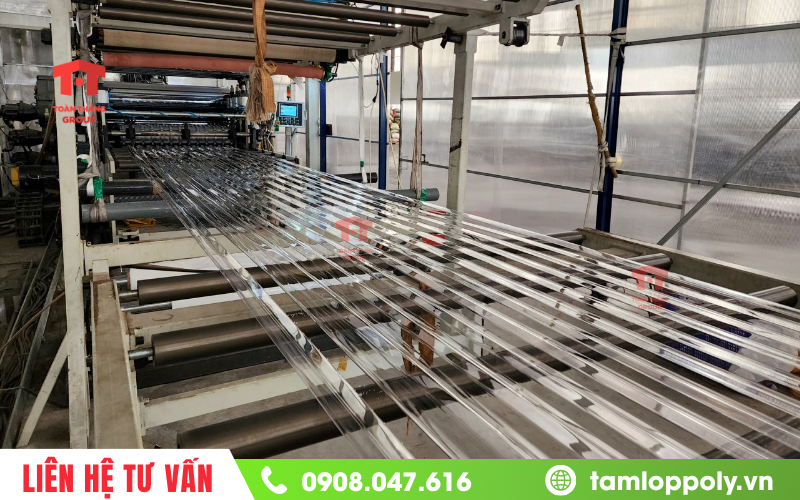 Sản xuất tấm poly dạng tôn sóng