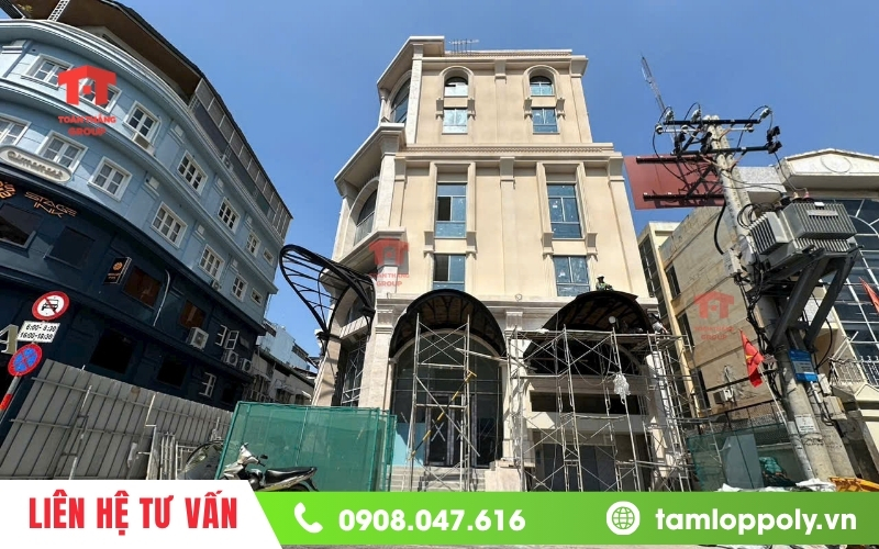 Thi công sữa chữa mái lấy sáng polycarbonate